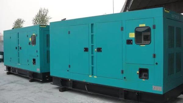 龙华山办事处康明斯400kw大型柴油二手发电机组