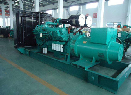 龙华山办事处800kw康明斯柴油发电机组